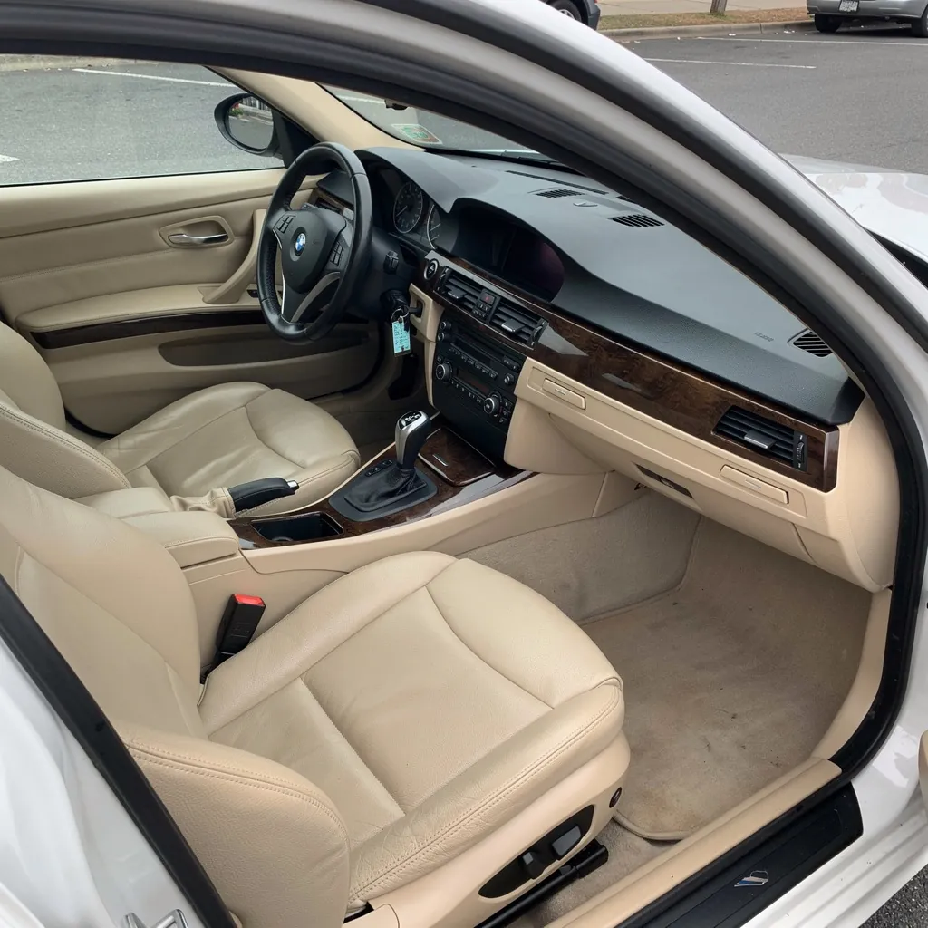 2011 BMW 328i (Photo 2 of 3)