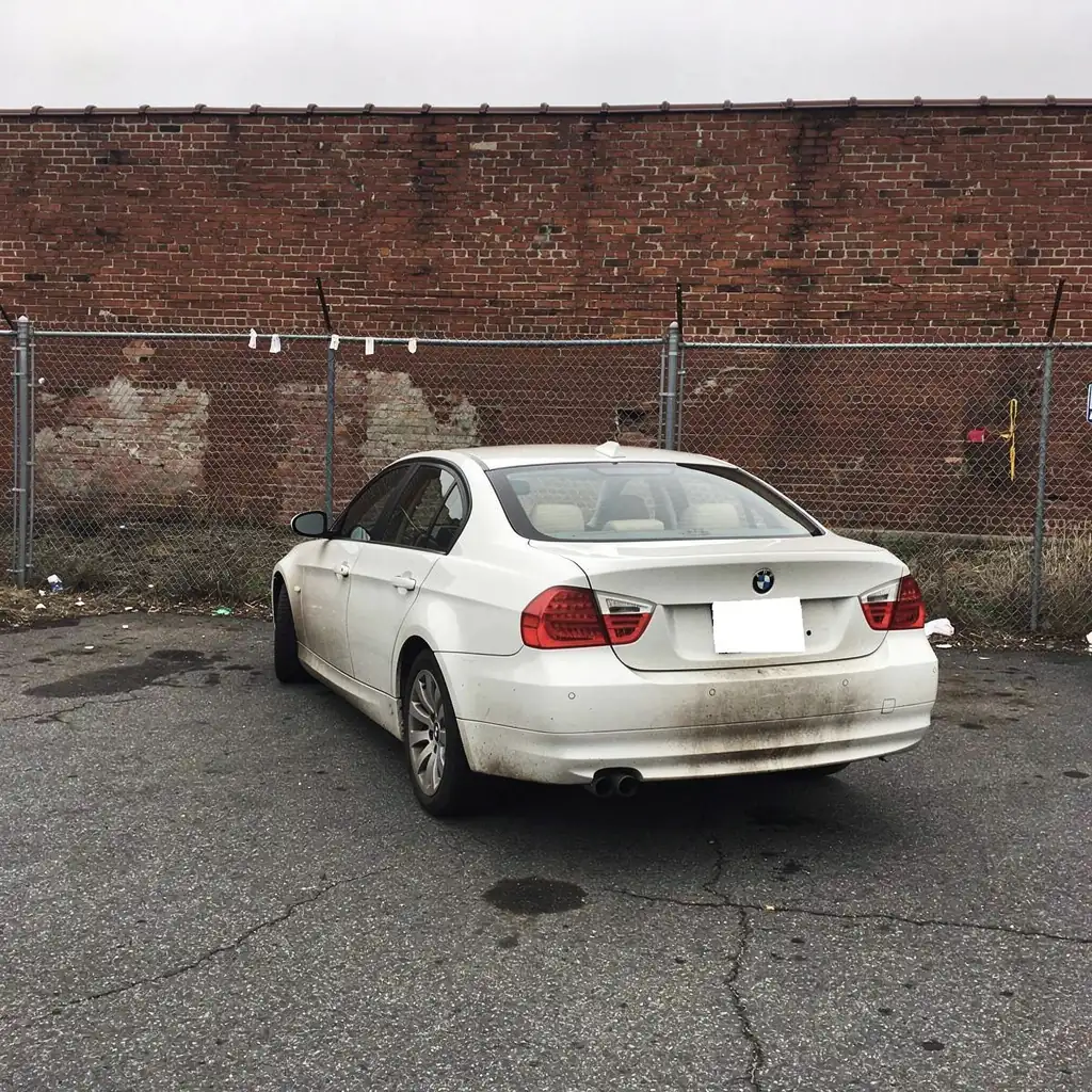 2011 BMW 328i (Photo 3 of 3)